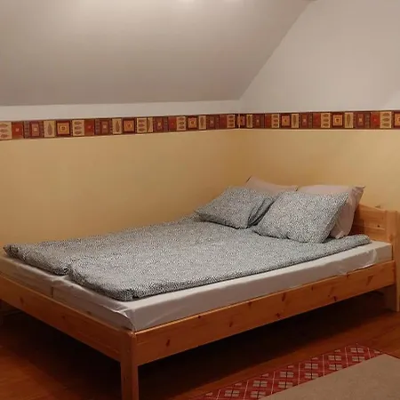 Fecske Vendeghaz * Balatonalmadi
