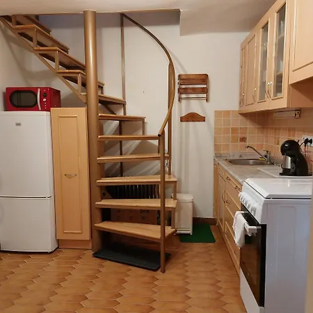 Fecske Vendeghaz * Balatonalmádi